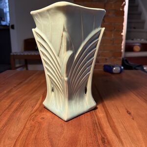 rare McCoy 9"H Art Deco Light Turquoise Feathered Fan Vase Pottery Vtg 1940's
